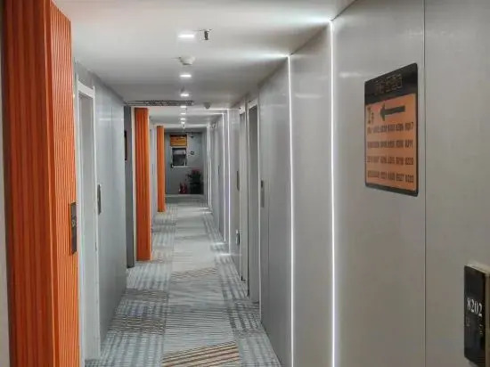 Home Inn Paibai Yun Hotel (Nanjing Confucius Temple Dingxin Road)