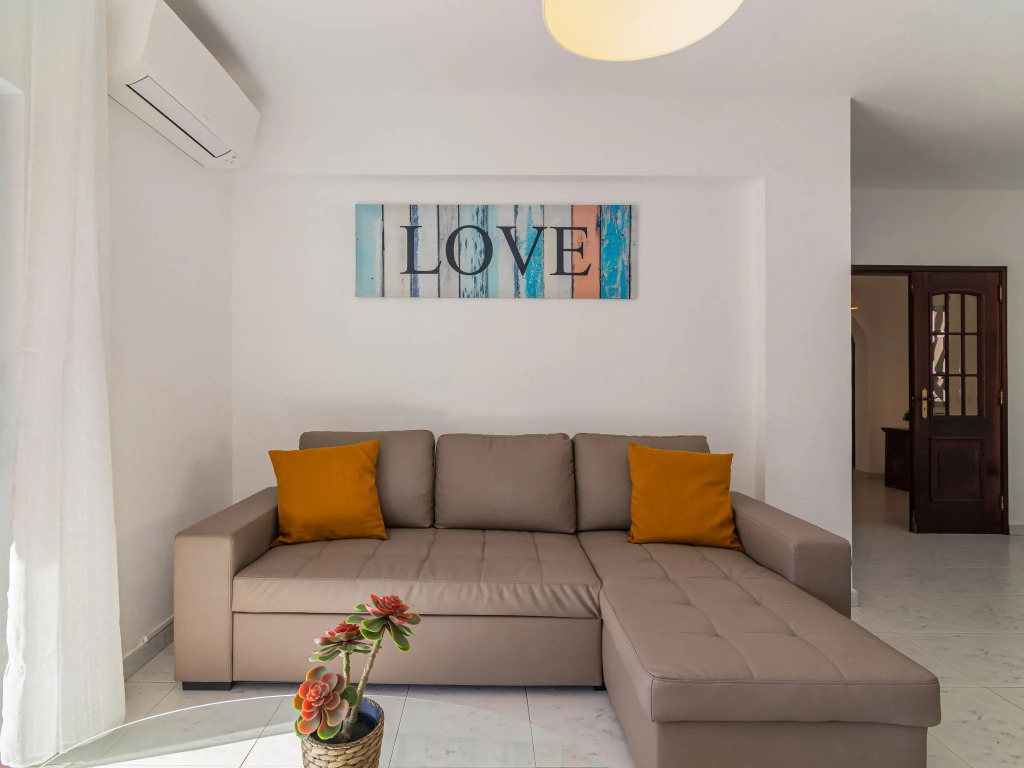 Villa Galé 600m from the beach by Interhome