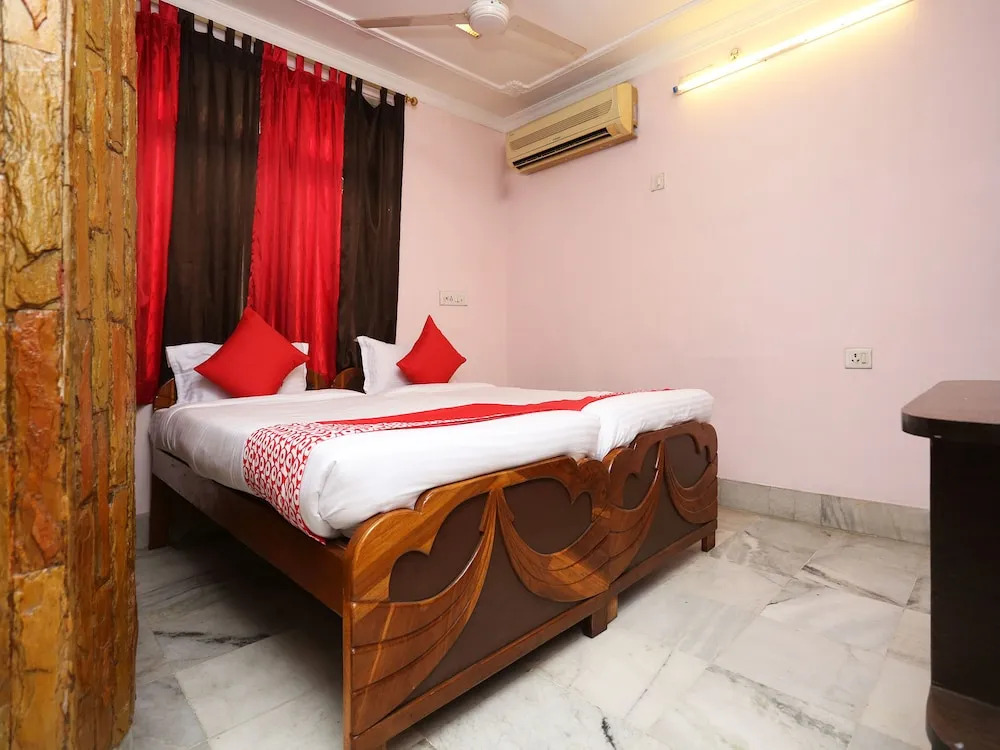 OYO 11715 MCC Guest House