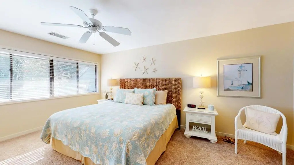213 Turnberry Village