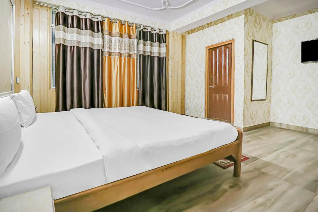 Collection O 83430 Hotel Sanjauli Inn