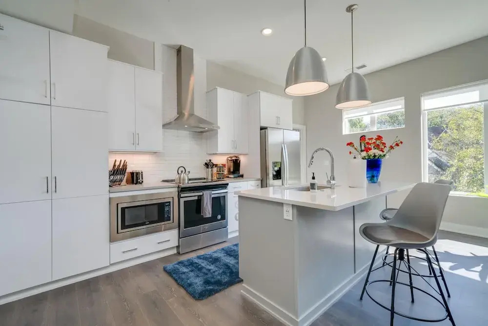 Jurny - Vanderbilt West End Luxury Flats
