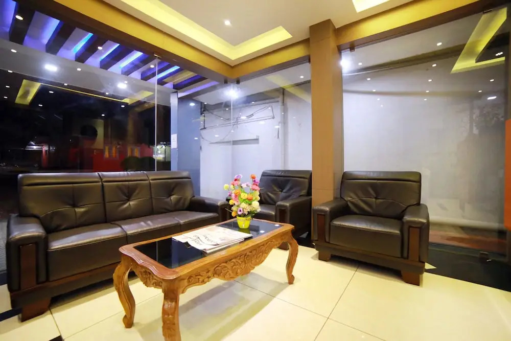 OYO 8588 Rainbow Inn