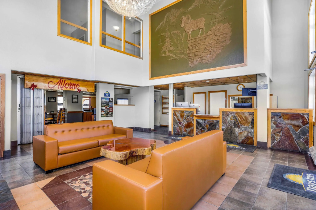 Days Inn by Wyndham Golden