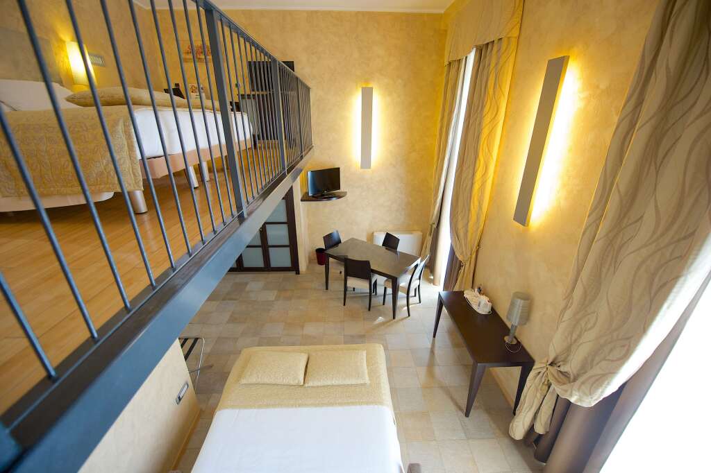 Best Western Crystal Palace Hotel