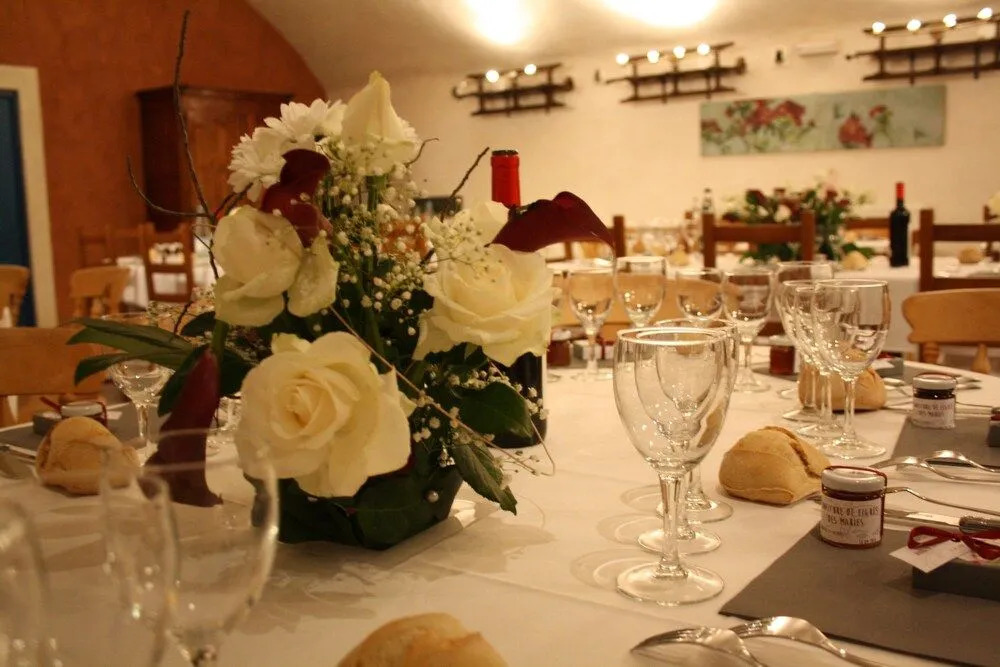 Logis Hôtel Restaurant Le Domaine de lEau Vive