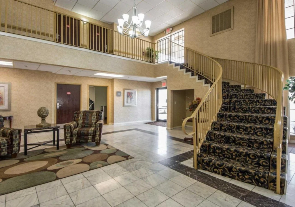 Comfort Suites East I-44