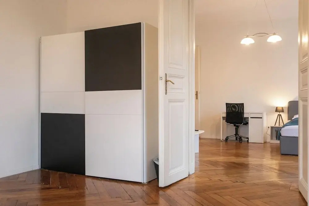 2BR Apt Near AKH Hospital With WiFi