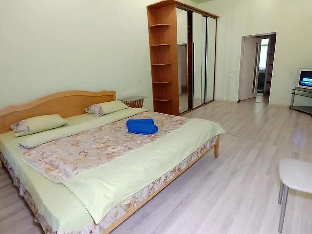 Two Bedrooms 13 Baseina Str Centre Near Guliver