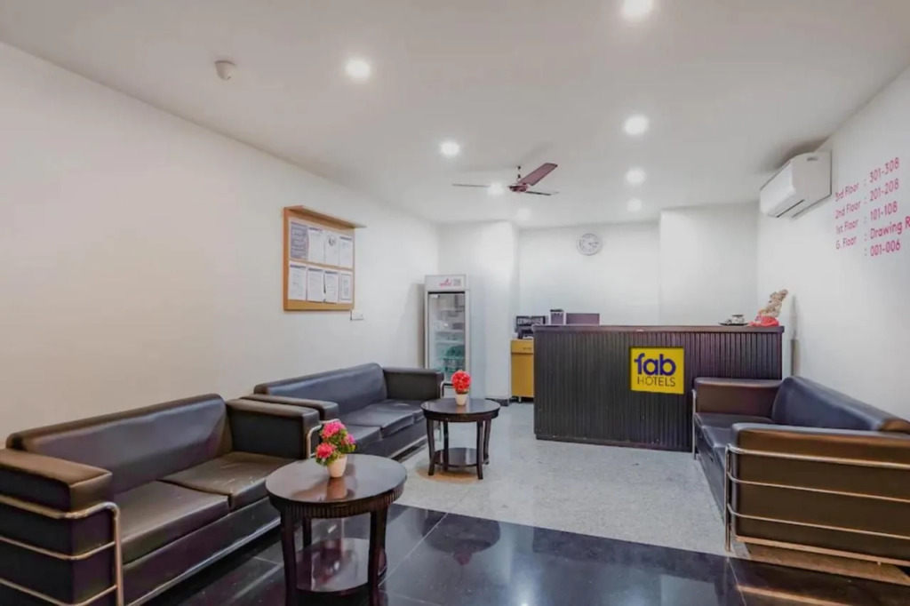 Treebo Noida Express