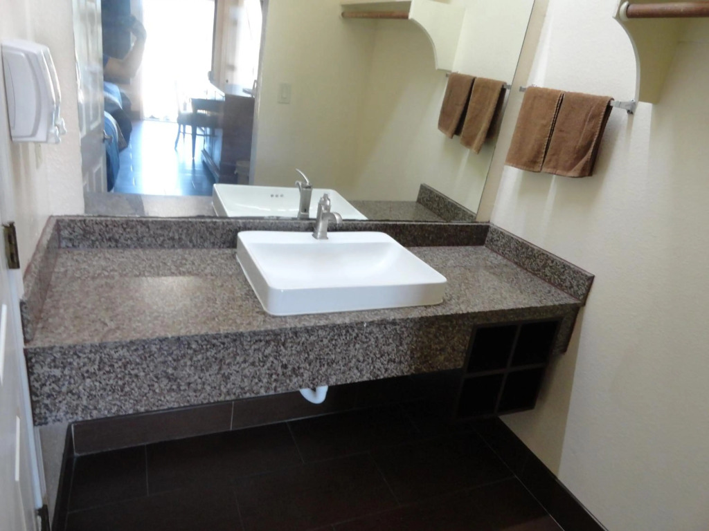 Americas Best Value Inn - Brownsville