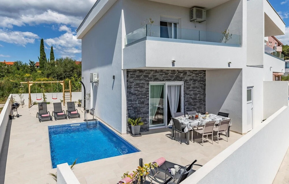 Amazing Home in Medulin With Outdoor Swimming Pool, Wifi and 3 Bedrooms