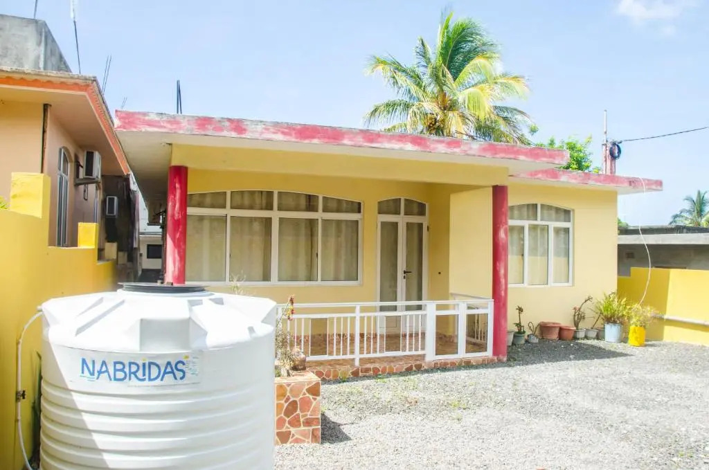 La Caverna House