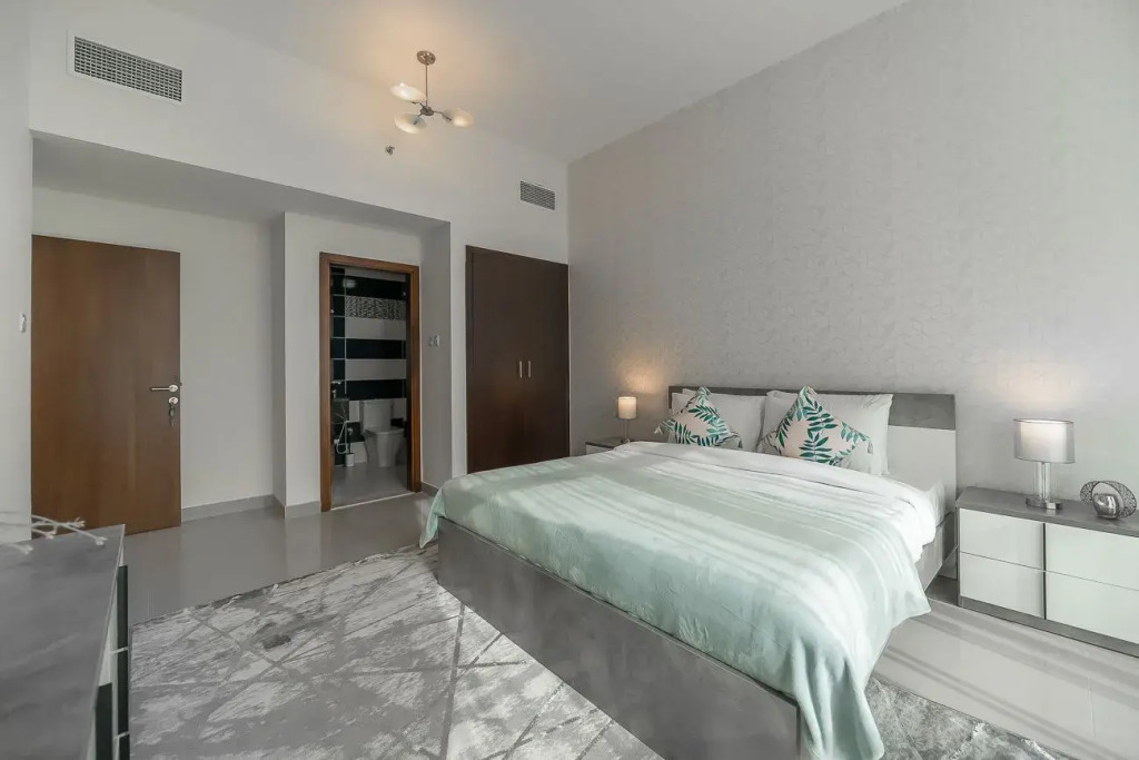 Spacious Flat In Jumeirah Village Circle