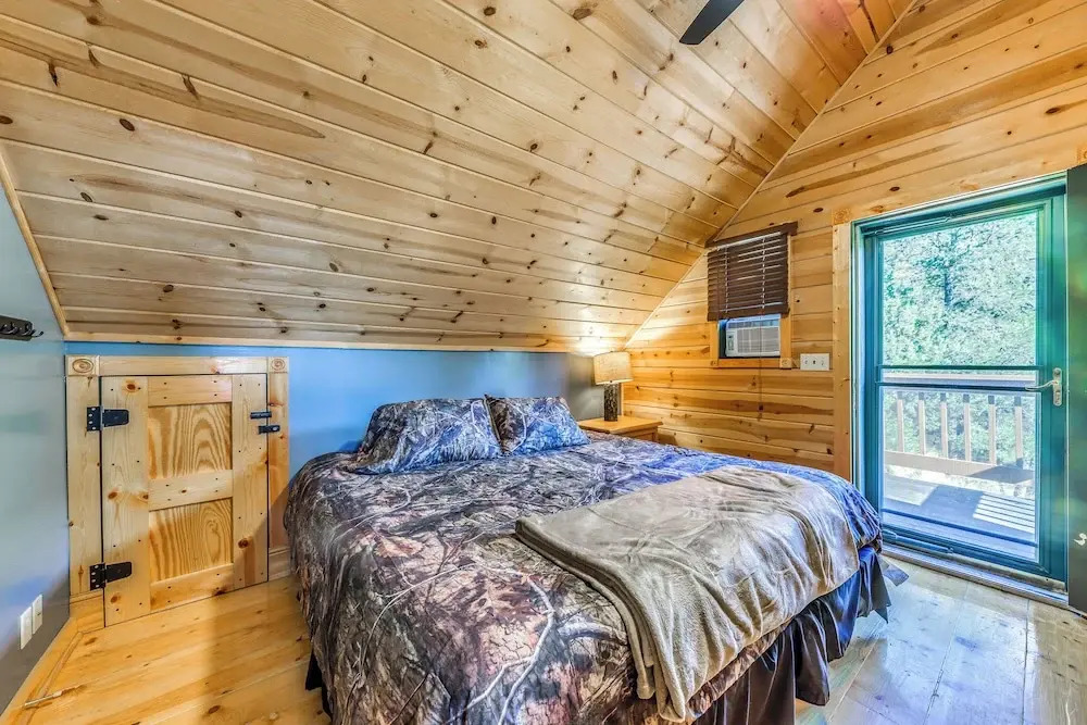 16 Mi to Ski Apache: Ruidoso Cabin Rental