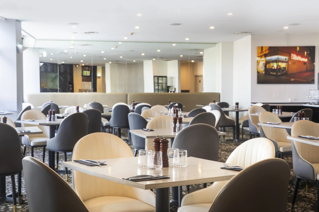 Holiday Inn Melbourne Airport by IHG