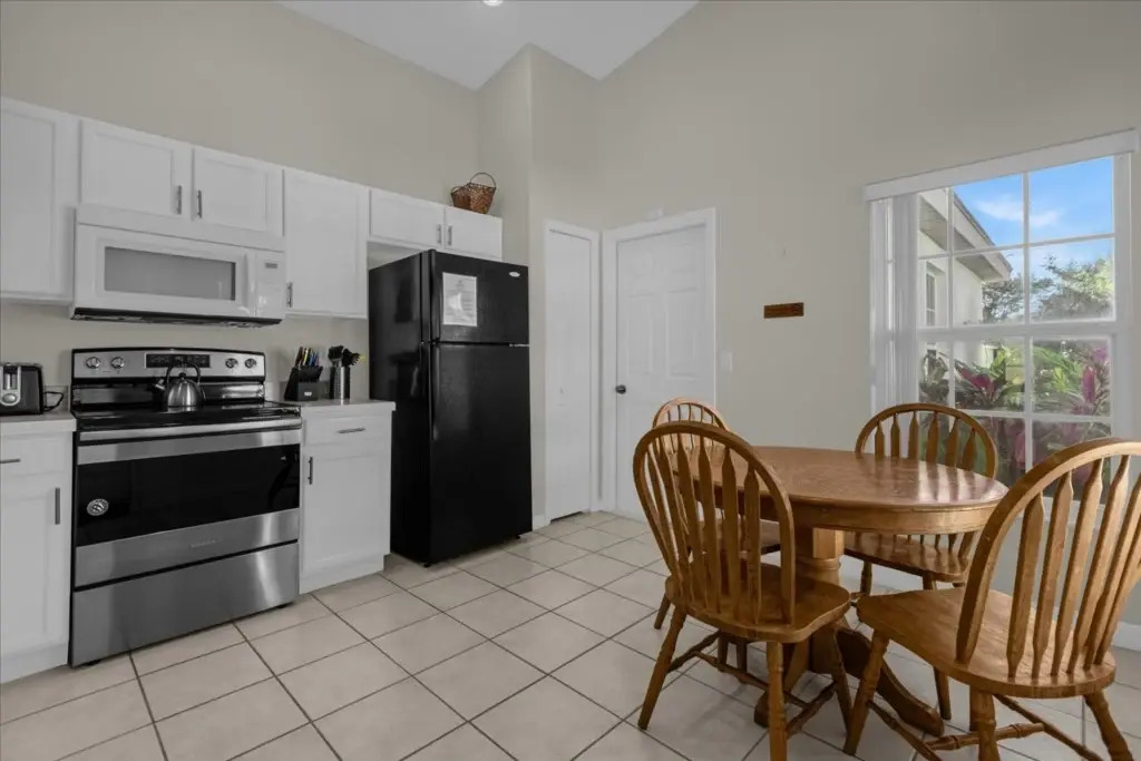 3 Bedrooms 2 Bathrooms Indian Creek 2559 Bc