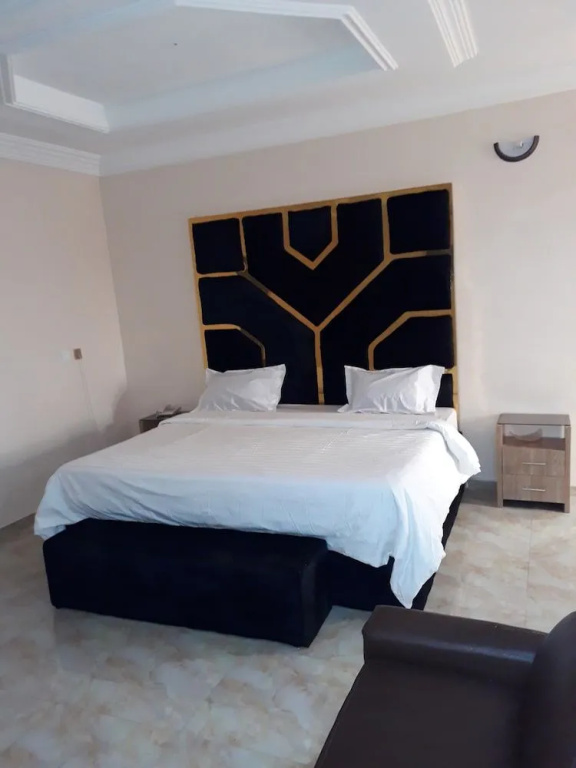 AFRICAN PRINCESS HOTEL, New Haven