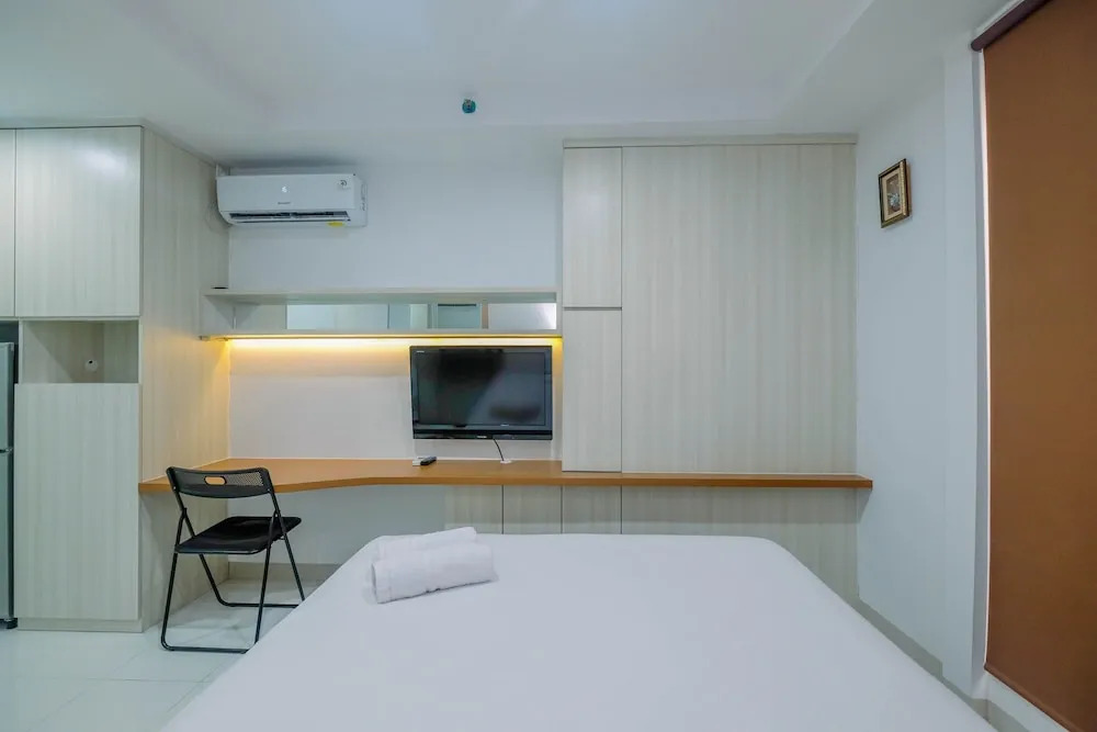 Modern Studio Apartment @ Azalea Suites