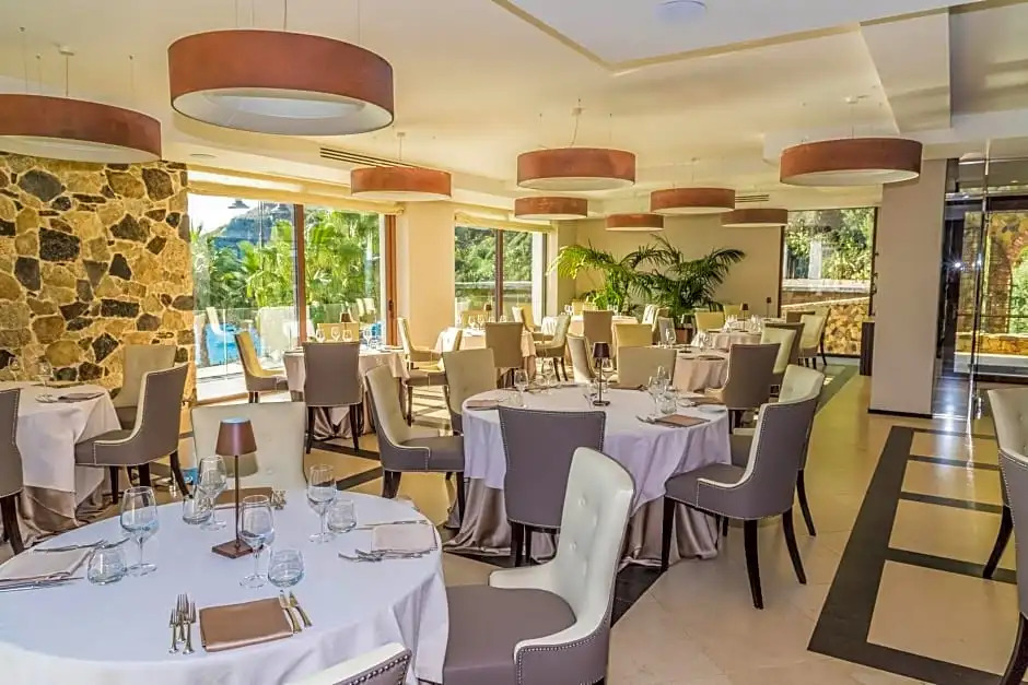 Ngonia Bay Boutique Hotel