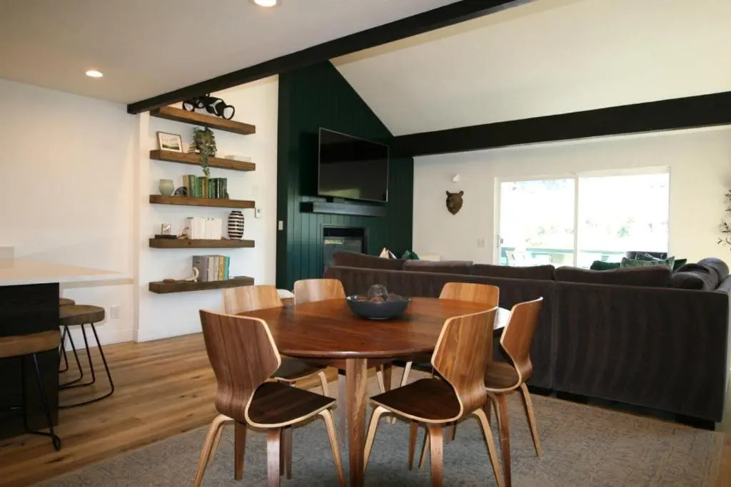 Aspen Grove 3 Bedrooms AGC-8 by KBM