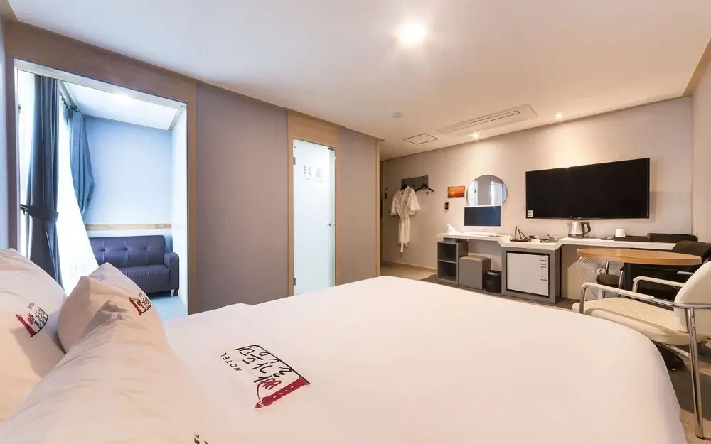 Oido Red Lighthouse Tourist Hotel