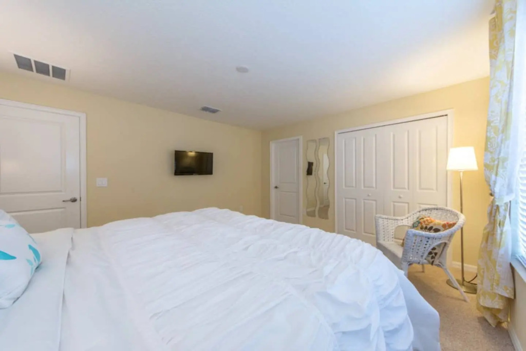 Comfortable villa at Storey Lake Resort near Disney