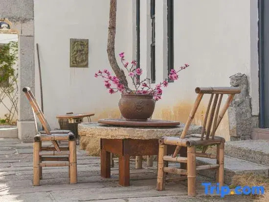 Guizhifang Private Hot Spring Vacation Apartment (Guantang Hot Spring Resort)