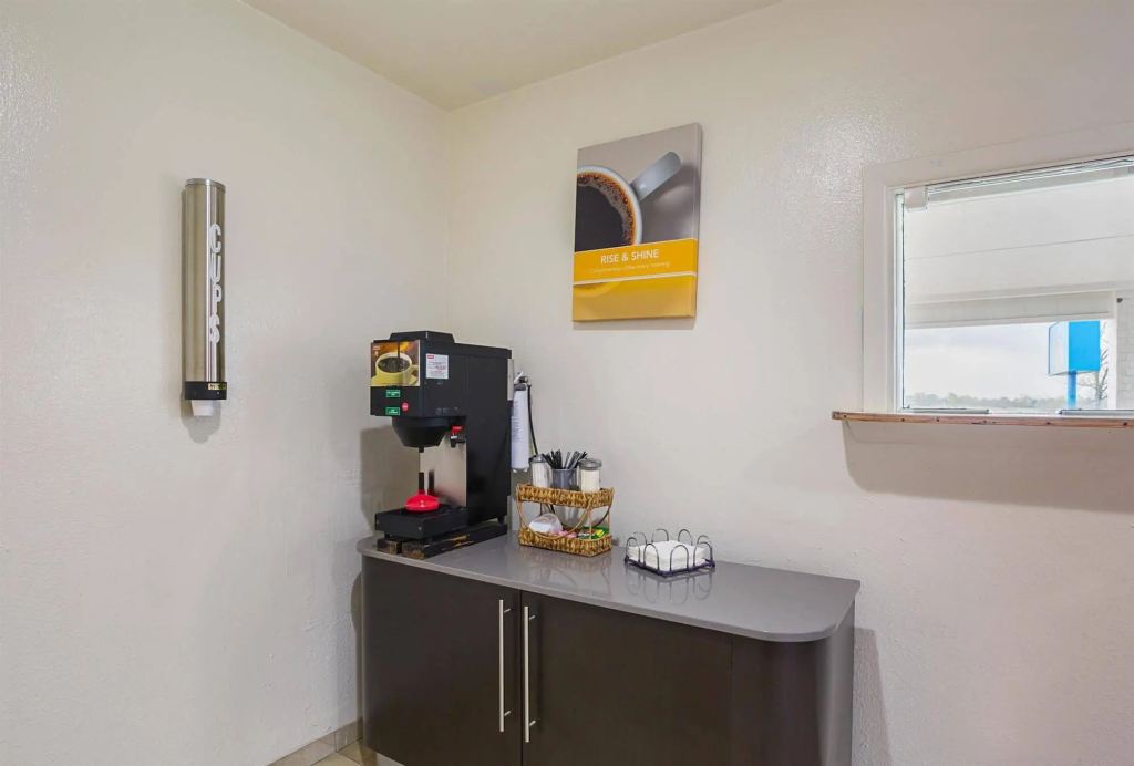 Motel 6-Madisonville, TX