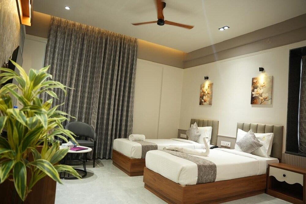 Hotrel Regency Grand