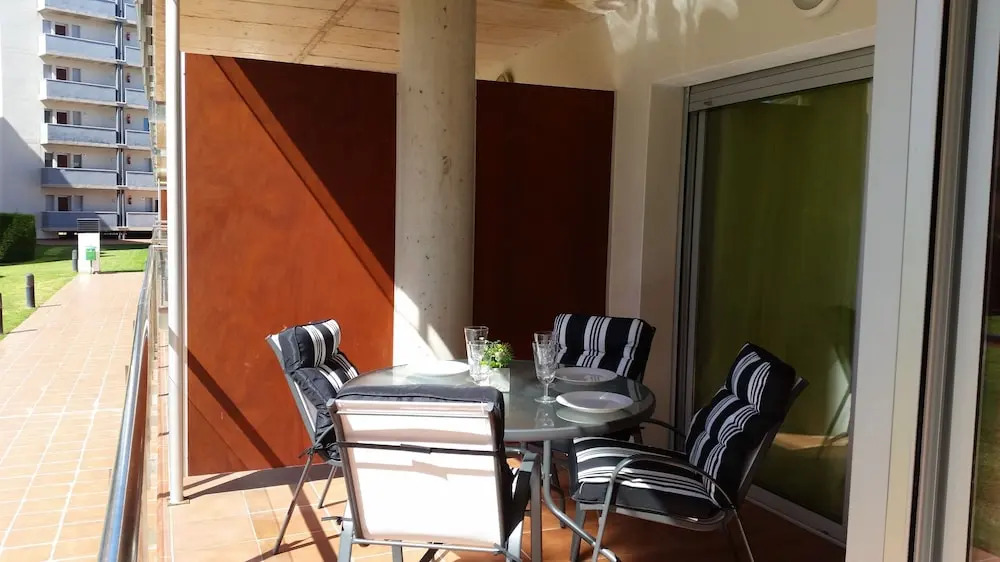 Apartment With 2 Bedrooms in Roses, With Pool Access and Enclosed Gard