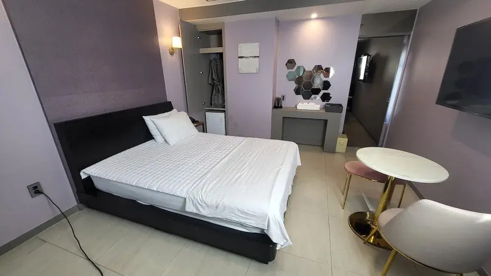 Elysee Hotel