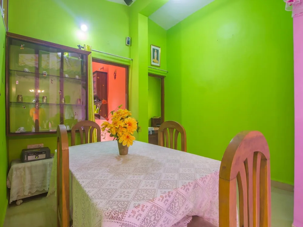 OYO 18261 Home Beachside 2BHK Utorda Beach