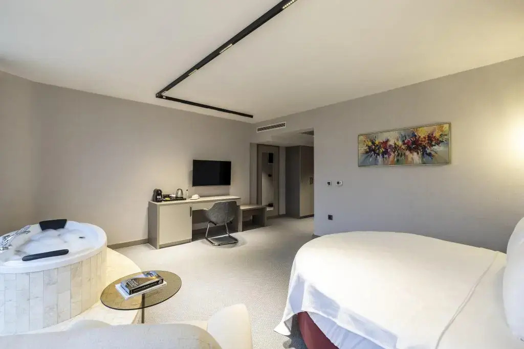 Rossi Luxury Hotel