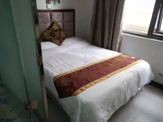 Zhongguo Maidi Express Hotel