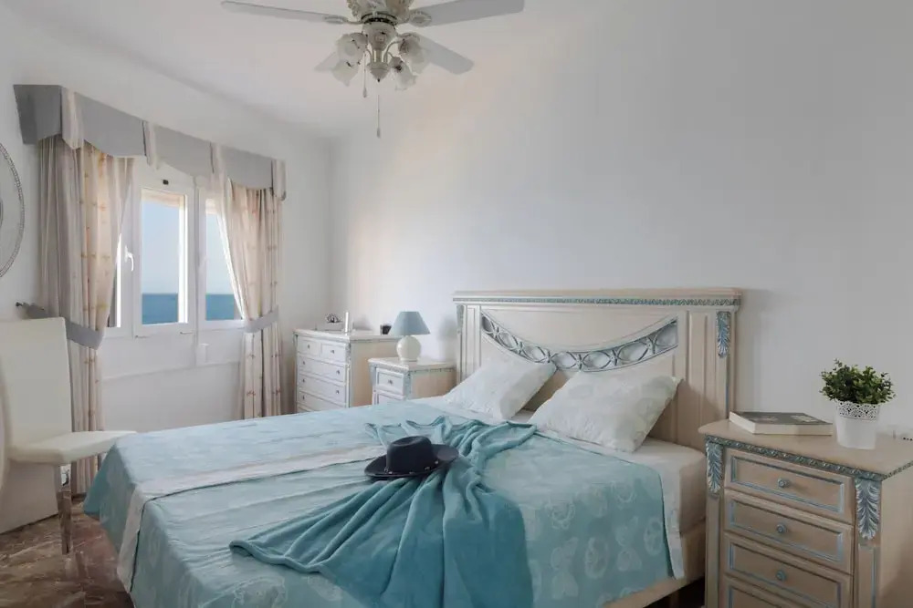 1 Line Beachfront Apartment With Stunning sea View