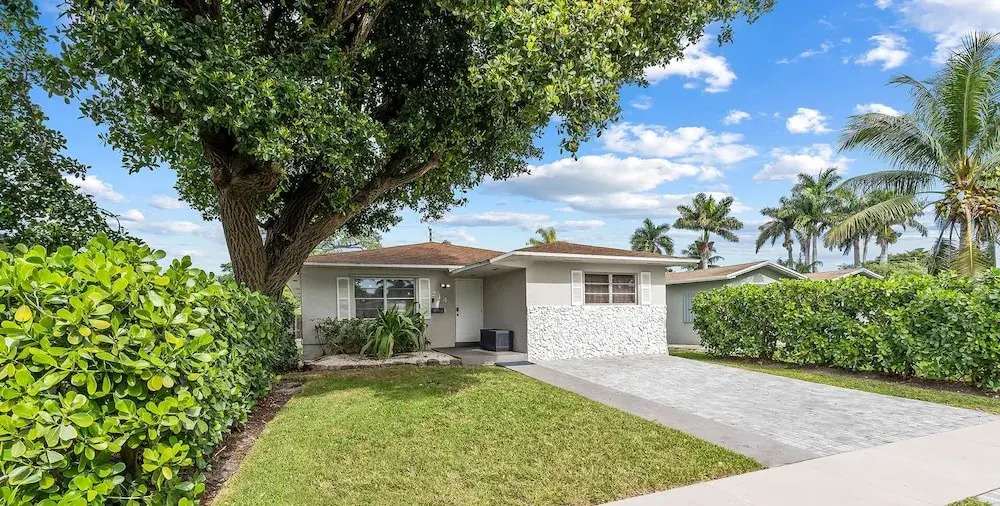 Private Heated Pool & Lovely Home