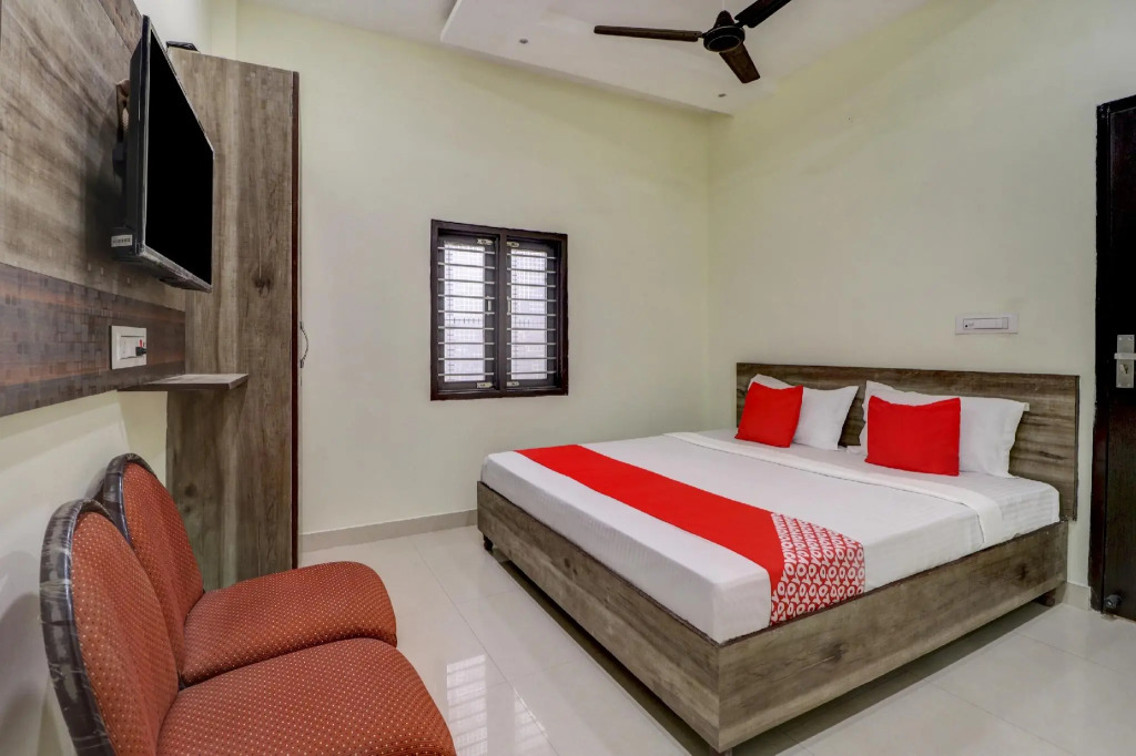 OYO 77562 Hotel Kabir