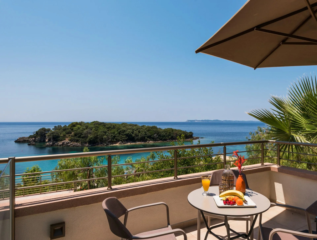 Prima Vista Beachfront Boutique Hotel