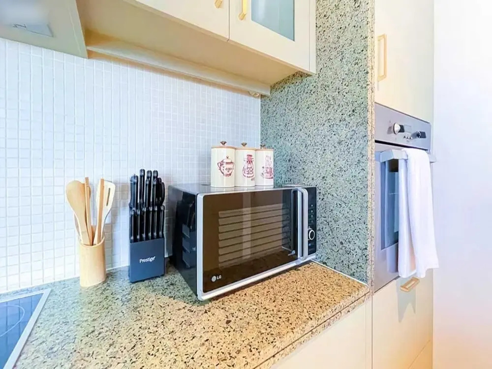 Amazing 1BR APT Downtown