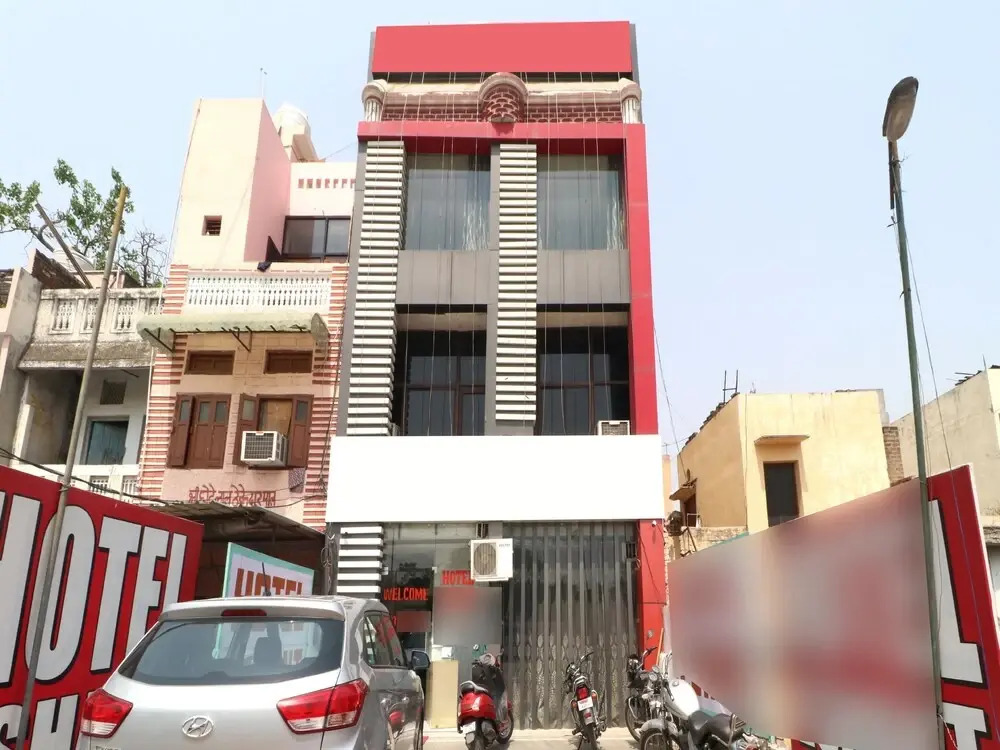 OYO 37657 Hotel Eshant