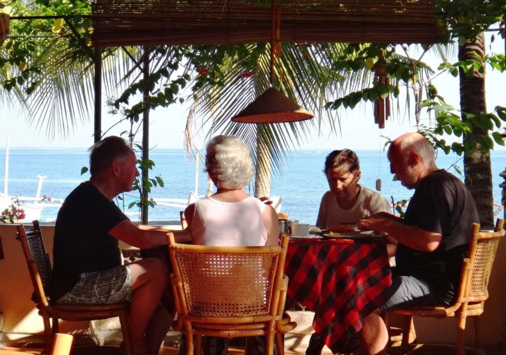 Lovina Beach Hotel