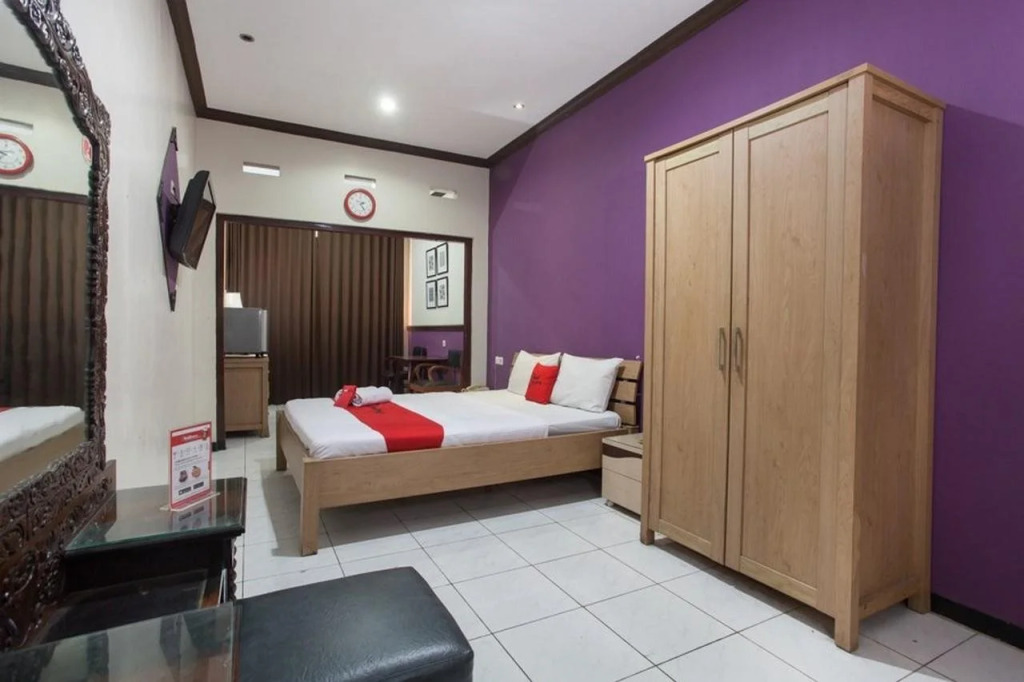 Olympic Hotel and Restaurant by RedDoorz