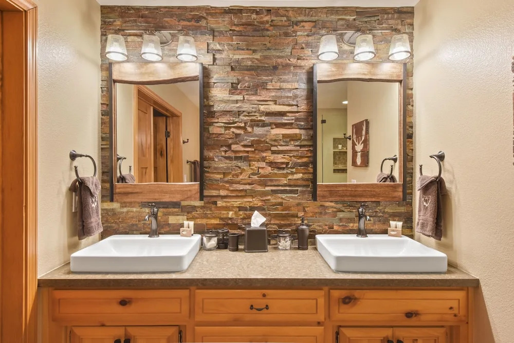 New Listing! Tahoe Donner Ski W/ Hot Tub 3 Bedroom Home