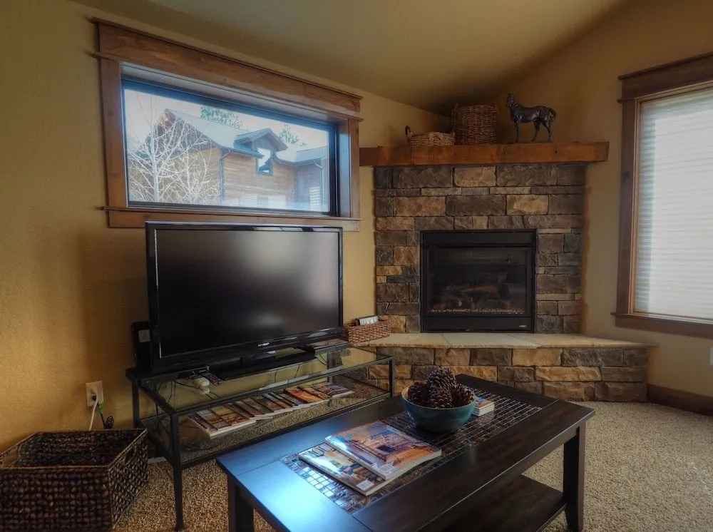 Timber Mountain Retreat - 3 Br Townhouse