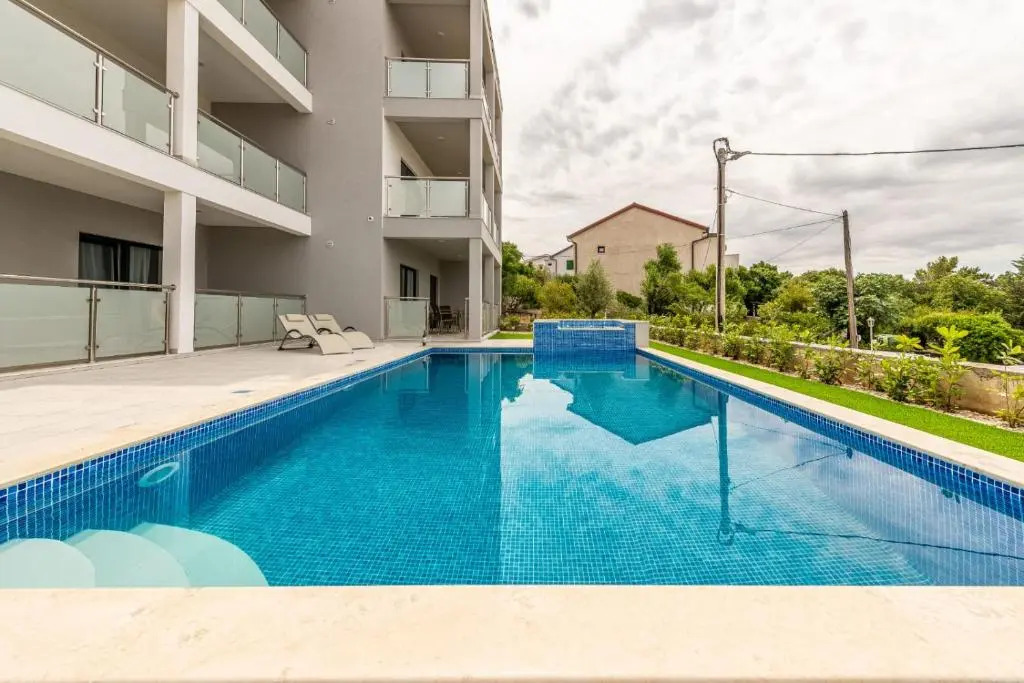 Villa Stella with pool and seaview