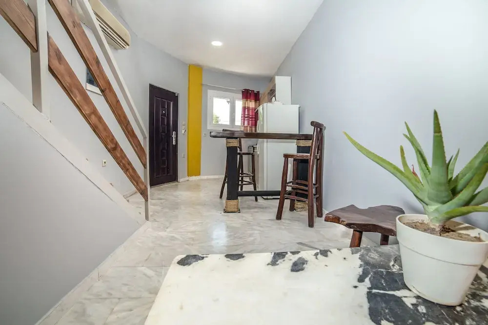 Kiritsis Stylish Apartment