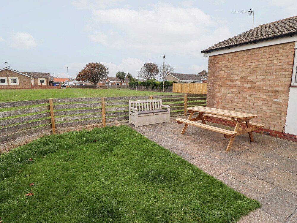 51 Longstone Park