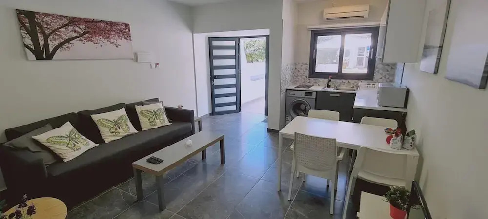 14 AN - 114 Nissi Twins Apartment