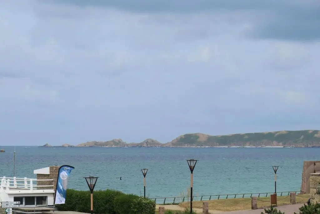 Appartement VUE SUR MER avec terrasse, plage de Trestraou à PERROS-GUIREC - Ref 861